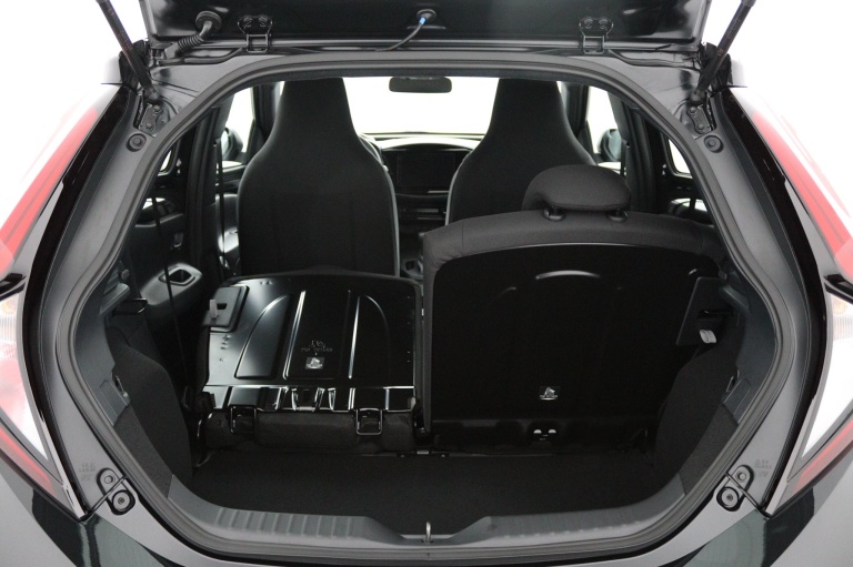 Toyota Aygo X - Hybrid 115 play 24