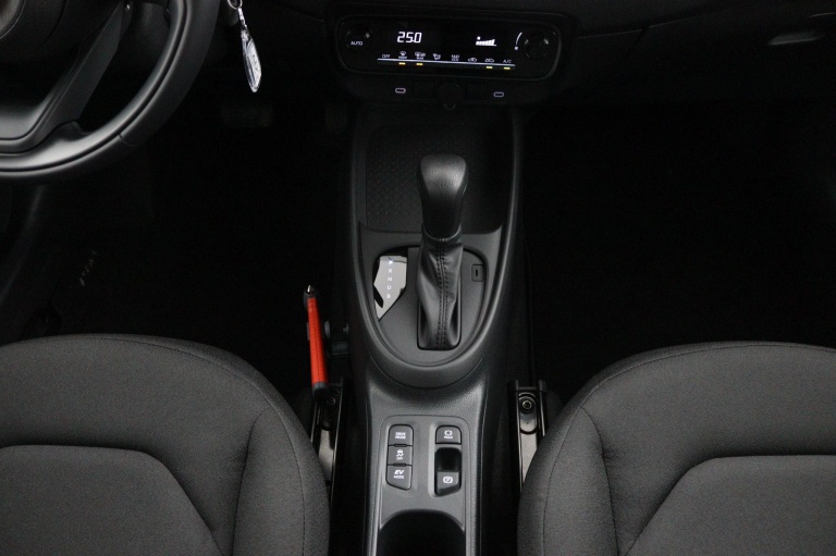 Toyota Aygo X - Hybrid 115 play 26