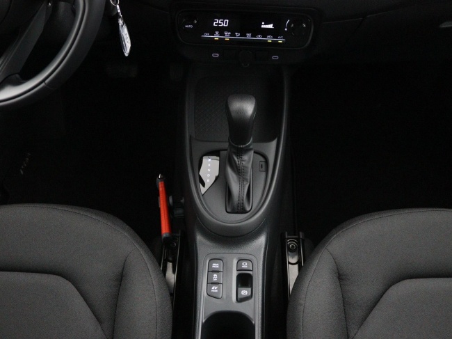 Toyota Aygo X - Hybrid 115 play