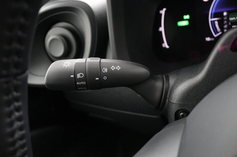 Toyota Aygo X - Hybrid 115 play 29