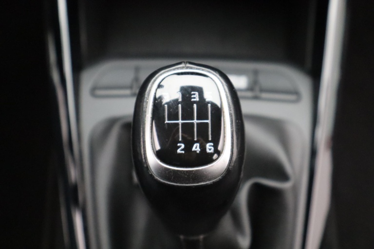 Kia Stonic - 1.0 T-GDi MHEV DynamicLine 15