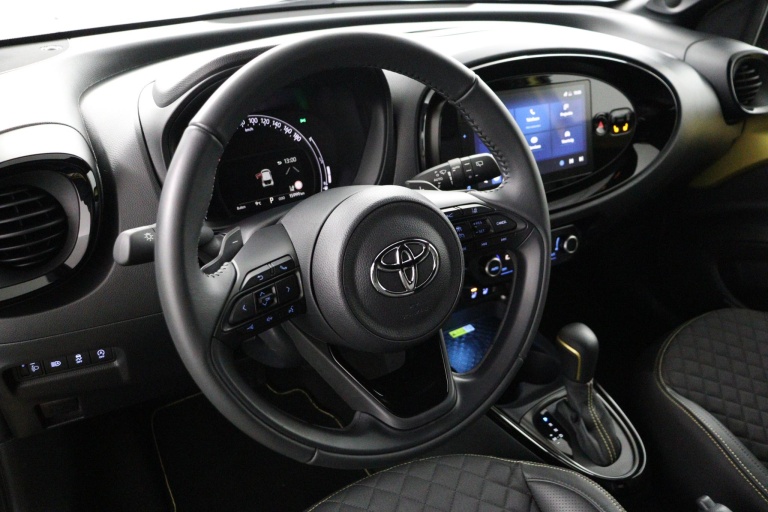 Toyota Aygo X - 1.0 VVT-i S-CVT Premium 19