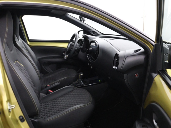 Toyota Aygo X - 1.0 VVT-i S-CVT Premium