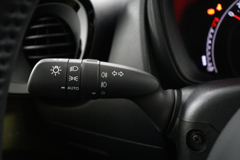 Toyota Aygo X - 1.0 VVT-i S-CVT Premium 30