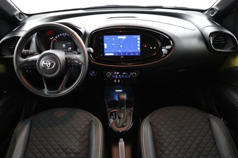 Toyota Aygo X - 1.0 VVT-i S-CVT Premium 4