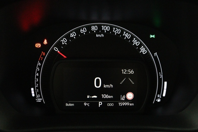 Toyota Aygo X - 1.0 VVT-i S-CVT Premium 6