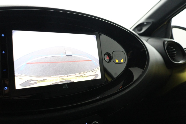 Toyota Aygo X - 1.0 VVT-i S-CVT Premium 9