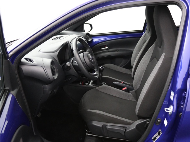 Toyota Aygo X - 1.0 VVT-i MT Play