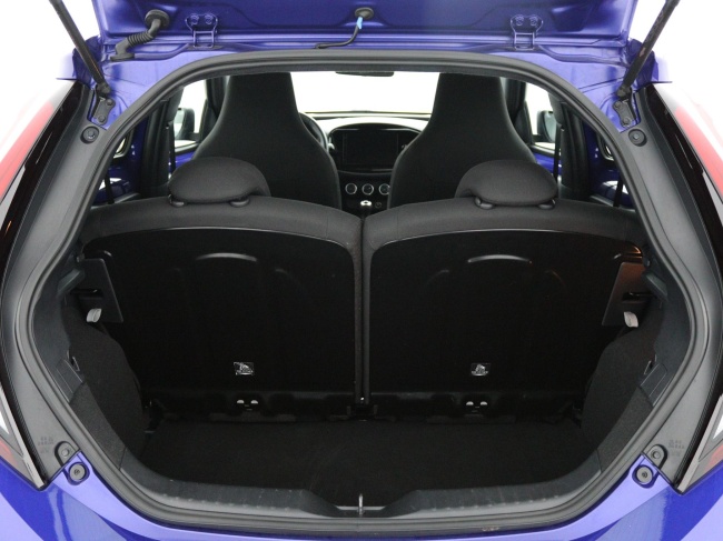 Toyota Aygo X - 1.0 VVT-i MT Play