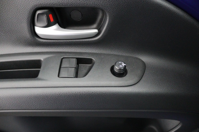 Toyota Aygo X - 1.0 VVT-i MT Play 28