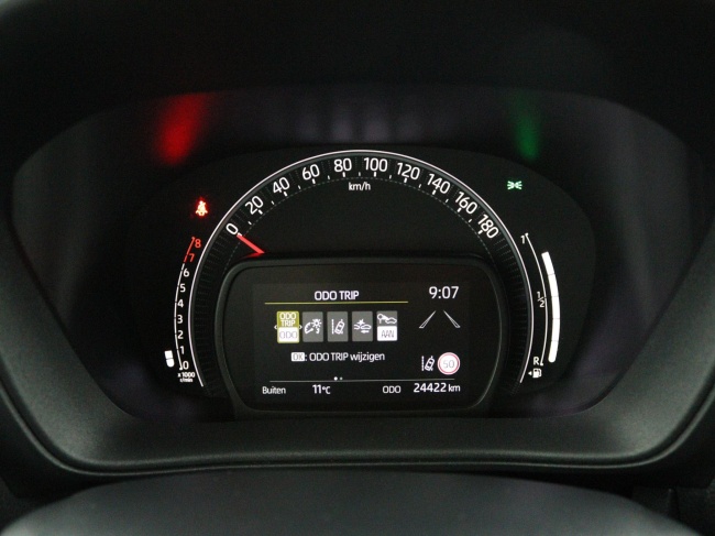 Toyota Aygo X - 1.0 VVT-i MT Play