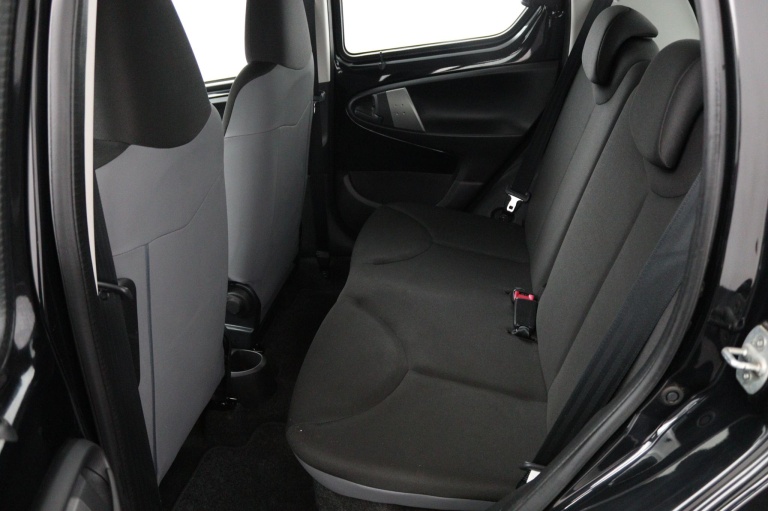 Toyota Aygo - 1.0 VVT-i Now 16