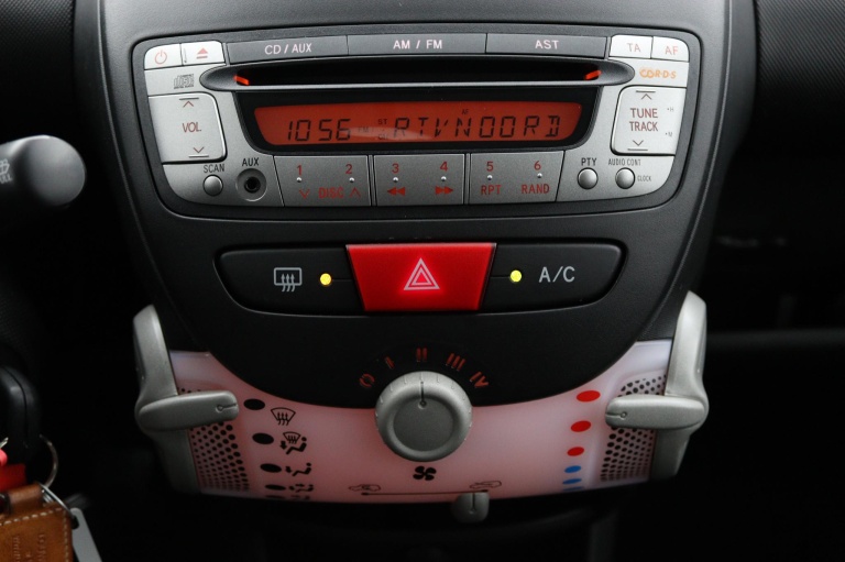 Toyota Aygo - 1.0 VVT-i Now 7