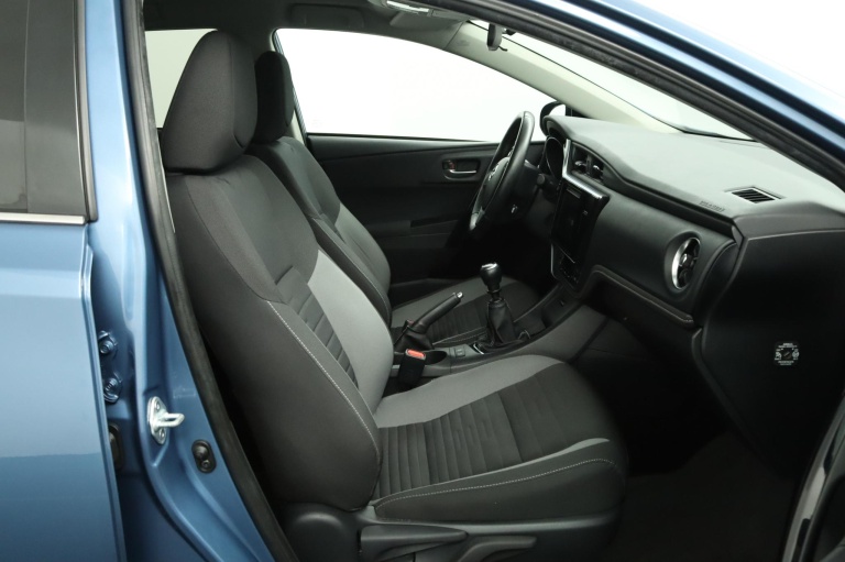 Toyota Auris Touring Sports - 1.2T Trend 22