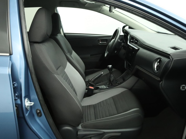 Toyota Auris Touring Sports - 1.2T Trend