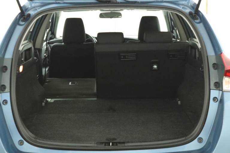 Toyota Auris Touring Sports - 1.2T Trend 25