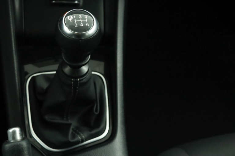 Toyota Auris Touring Sports - 1.2T Trend 27