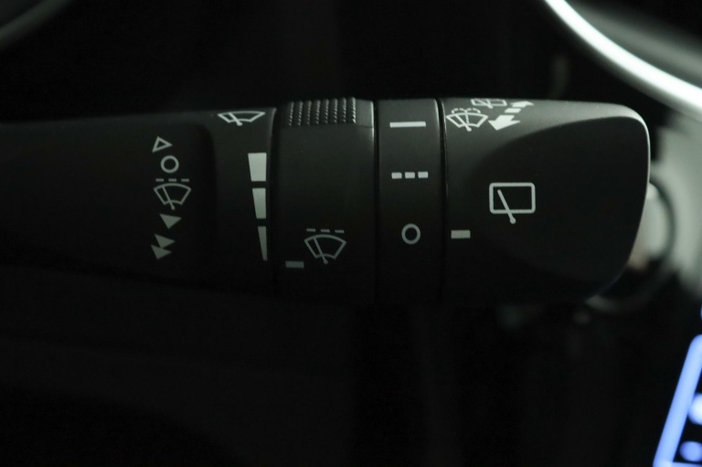 Toyota Auris Touring Sports - 1.2T Trend 31