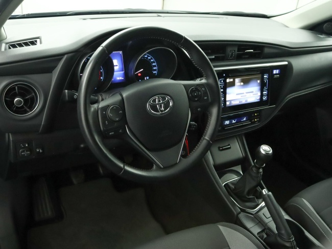 Toyota Auris Touring Sports - 1.2T Trend