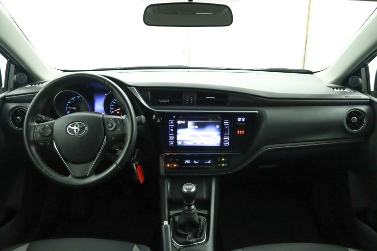Toyota Auris Touring Sports - 1.2T Trend 67