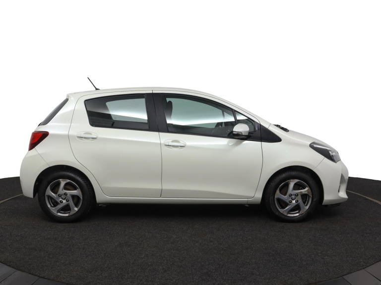 Toyota Yaris - 1.5 Hybrid Lease 13