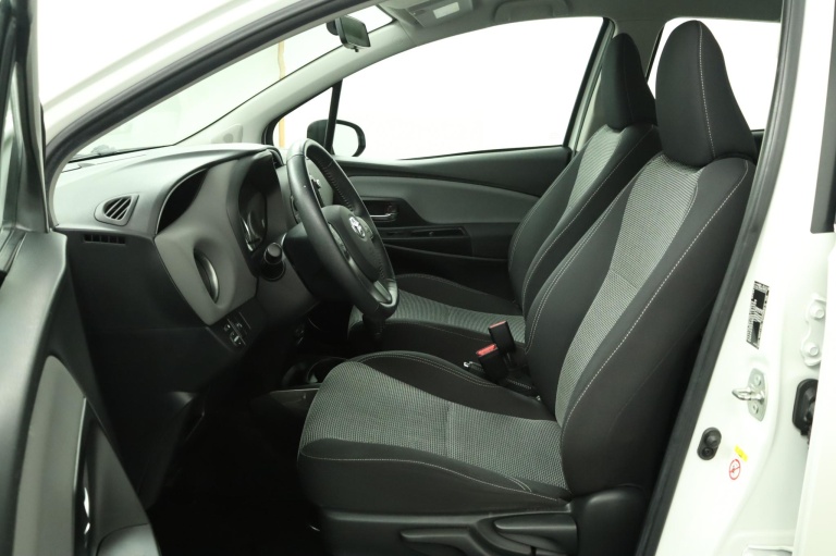 Toyota Yaris - 1.5 Hybrid Lease 17