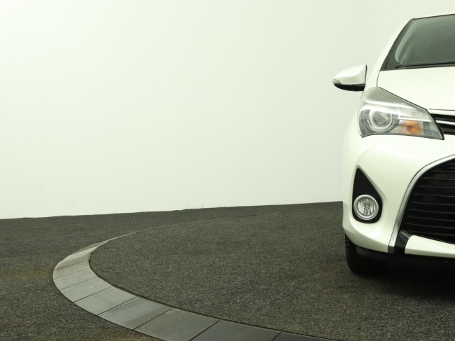 Toyota Yaris - 1.5 Hybrid Lease