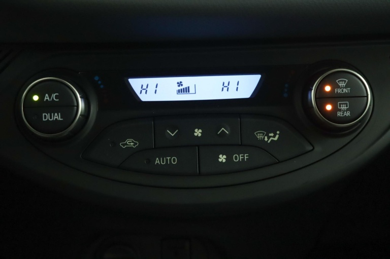 Toyota Yaris - 1.5 Hybrid Lease 7