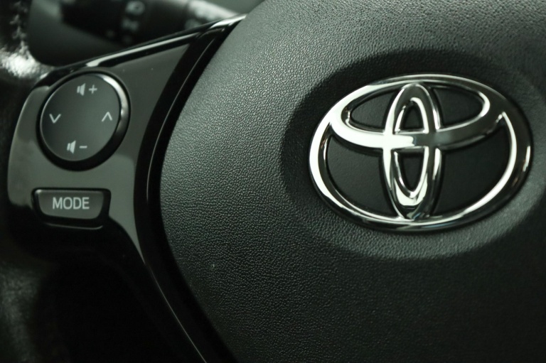 Toyota Aygo - 1.0 VVT-i x-play 19