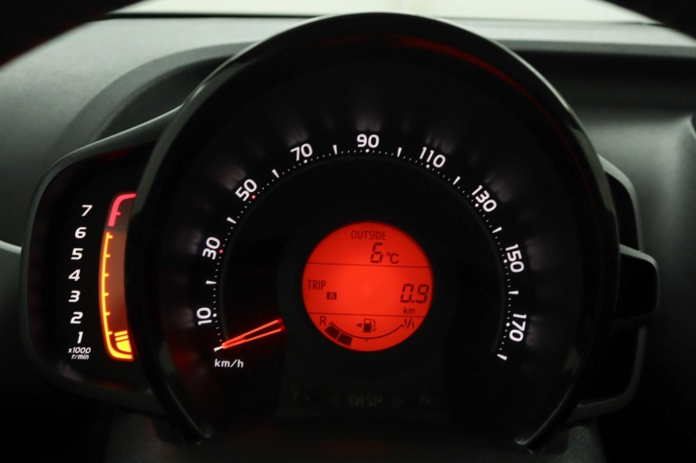 Toyota Aygo - 1.0 VVT-i x-play 46