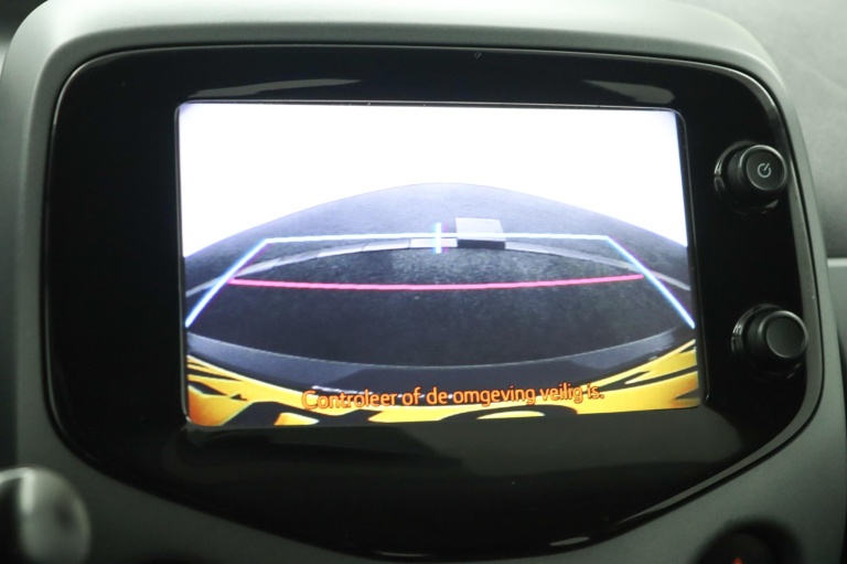 Toyota Aygo - 1.0 VVT-i x-play 9