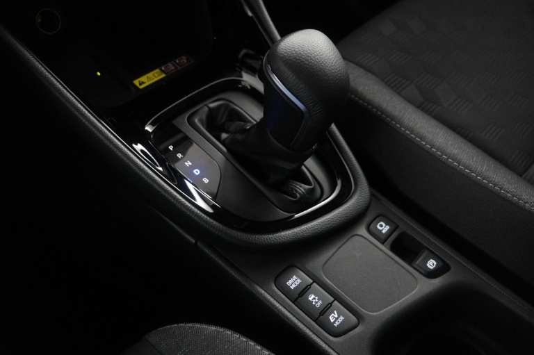 Toyota Yaris - 1.5 Hybrid 115 Dynamic 26