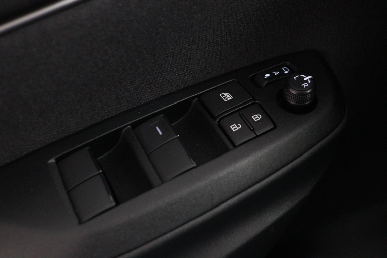 Toyota Yaris - 1.5 Hybrid 115 Dynamic 27