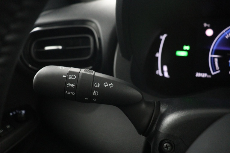 Toyota Yaris - 1.5 Hybrid 115 Dynamic 29