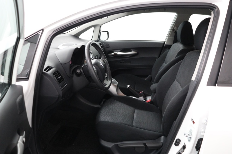 Toyota Auris - 1.8 Full Hybrid Aspiration 14