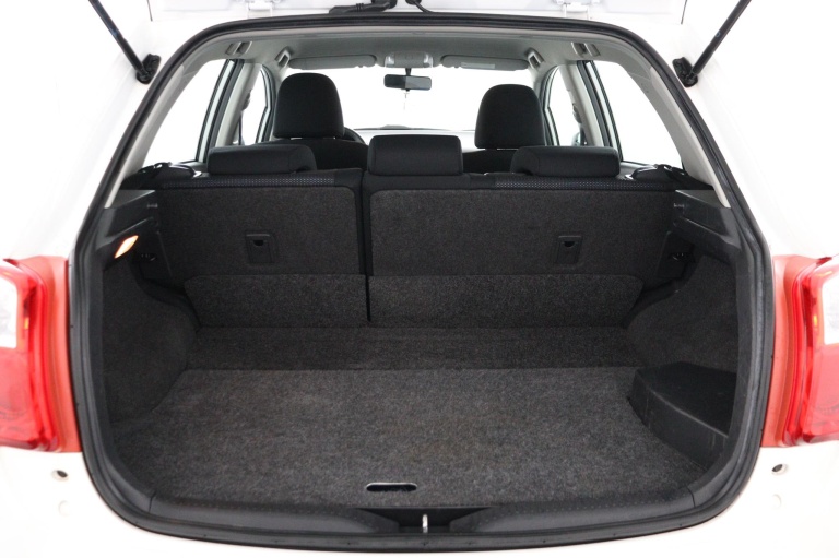 Toyota Auris - 1.8 Full Hybrid Aspiration 19