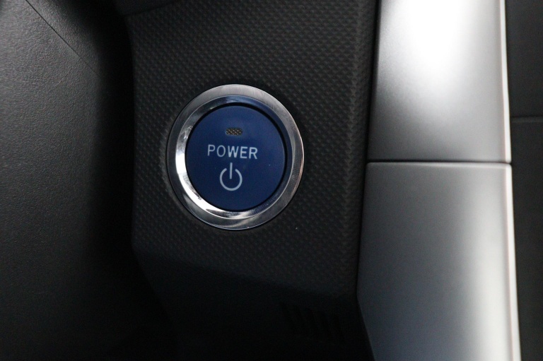 Toyota Auris - 1.8 Full Hybrid Aspiration 34