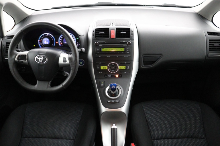 Toyota Auris - 1.8 Full Hybrid Aspiration 4