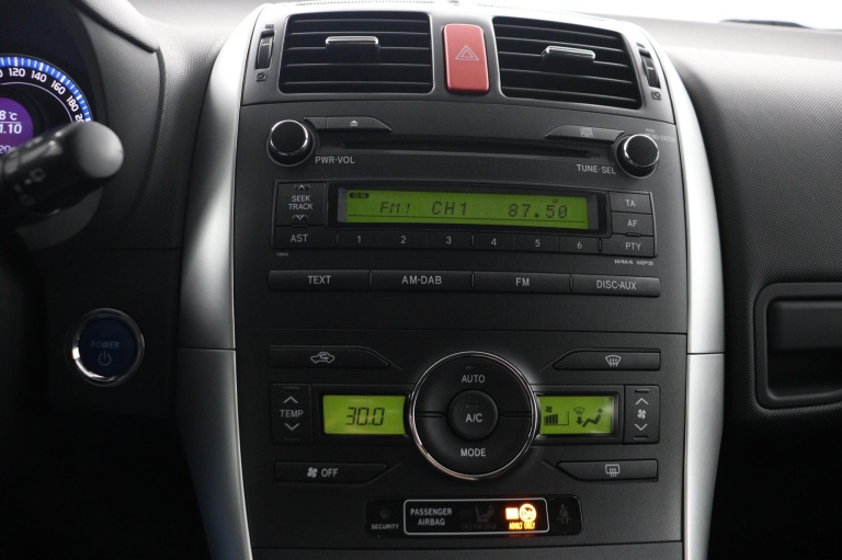 Toyota Auris - 1.8 Full Hybrid Aspiration 7