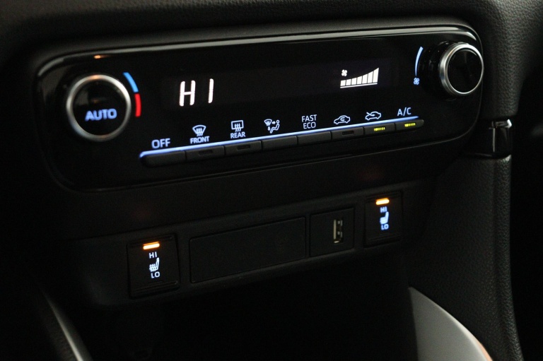 Toyota Yaris - 1.5 Hybrid Style 7