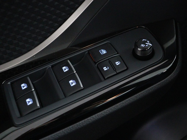 Toyota C-HR - 1.8 Hybrid Dynamic Sport