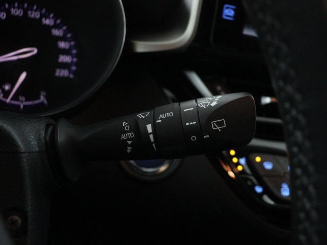 Toyota C-HR - 1.8 Hybrid Dynamic Sport