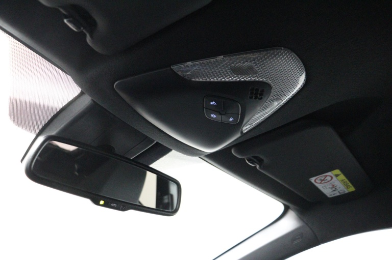 Toyota C-HR - 1.8 Hybrid Dynamic Sport 32