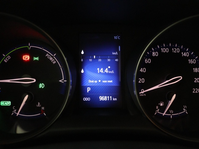 Toyota C-HR - 1.8 Hybrid Dynamic Sport