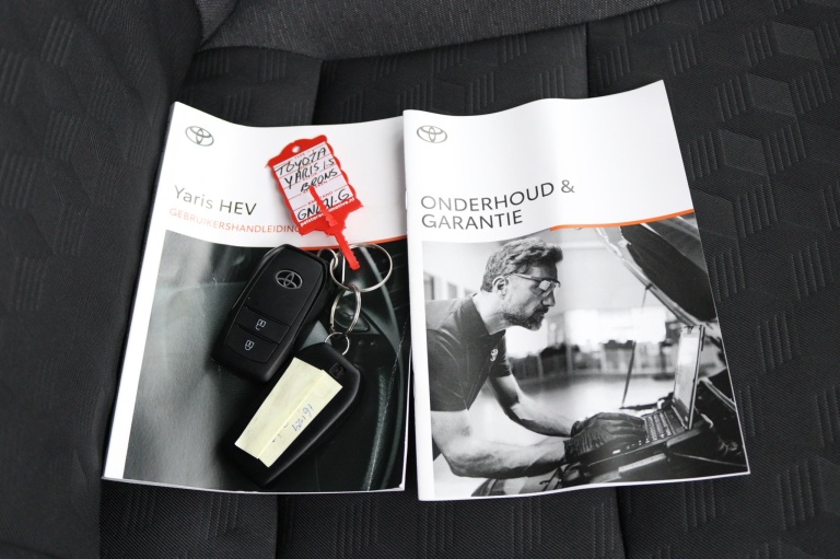 Toyota Yaris - 1.5 Hybrid 115 First Edition 11