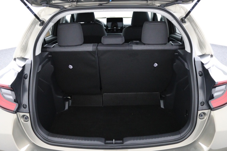 Toyota Yaris - 1.5 Hybrid 115 First Edition 24