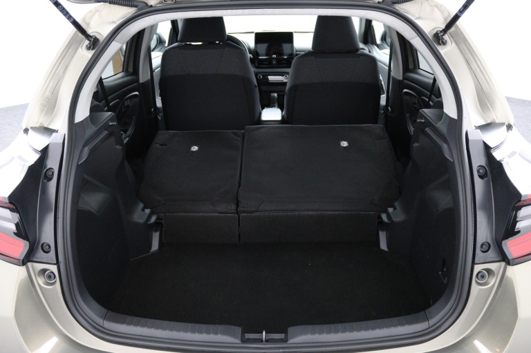 Toyota Yaris - 1.5 Hybrid 115 First Edition 27