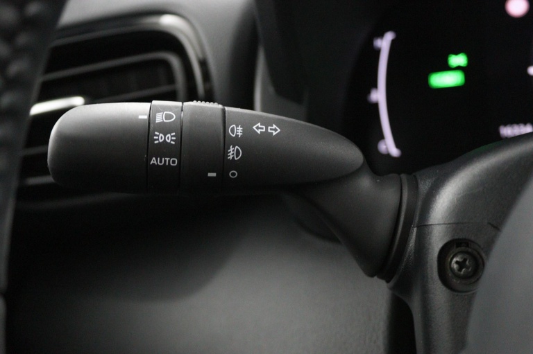 Toyota Yaris - 1.5 Hybrid 115 First Edition 32