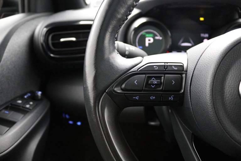 Toyota Yaris - 1.5 Hybrid Executive 19