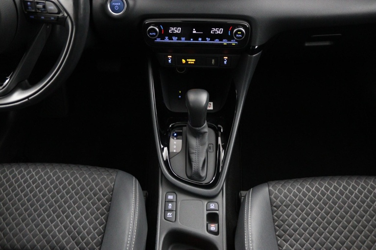 Toyota Yaris - 1.5 Hybrid Executive 26